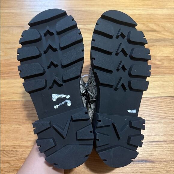 Steve Madden | Kamlee Lug Sole Mary Jane - Picture 7 of 7